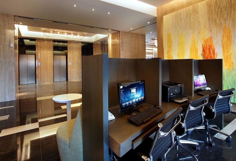 Park City Hotel   Luzhou Taipei