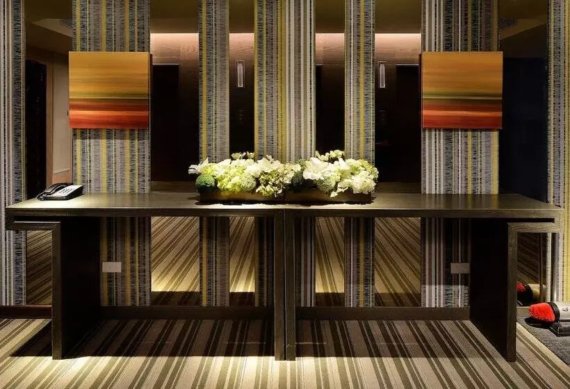 Park City Hotel Luzhou Taipei