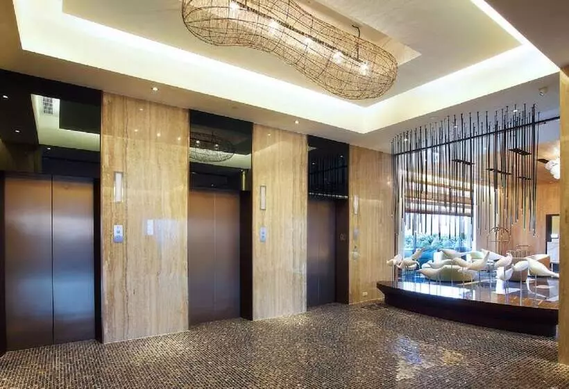 Park City Hotel Luzhou Taipei