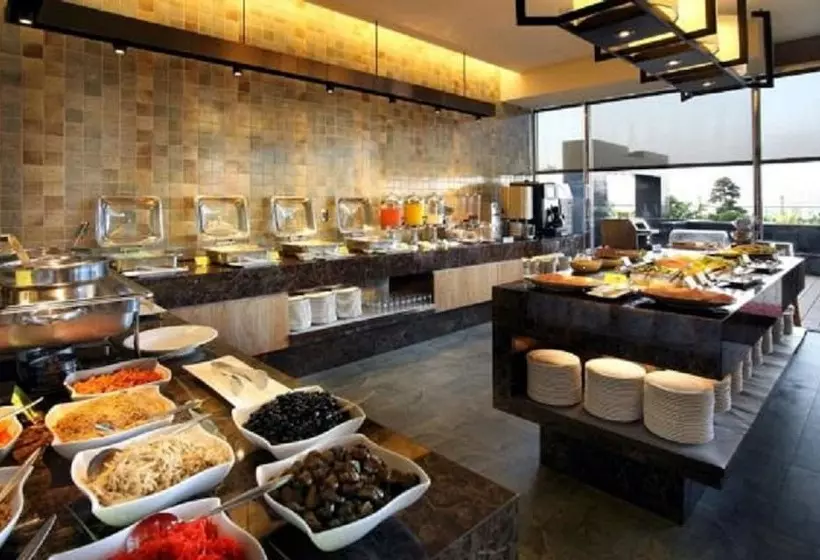 Park City Hotel Luzhou Taipei