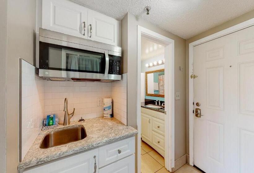 호텔 Pirates Bay Guest Chambers and Marina