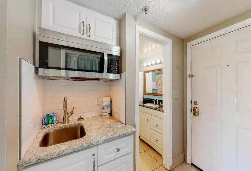 호텔 Pirates Bay Guest Chambers and Marina