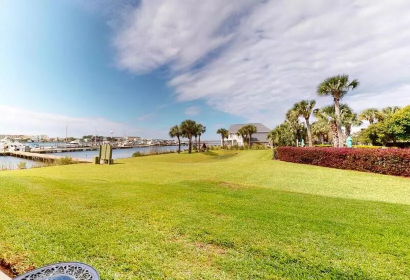 호텔 Pirates Bay Guest Chambers and Marina