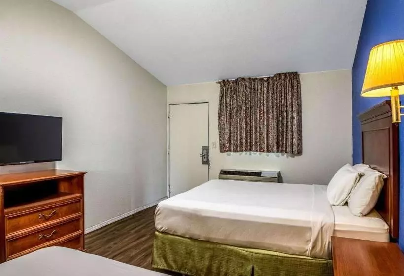 Отель Relax Inn