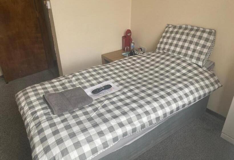 فندق The Old Post Office Public House &