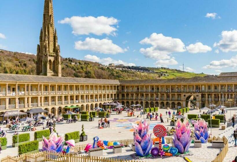 فندق The Old Post Office Public House &