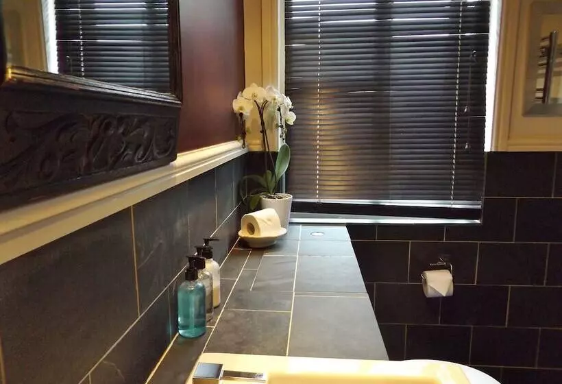 Отель The Red Lion