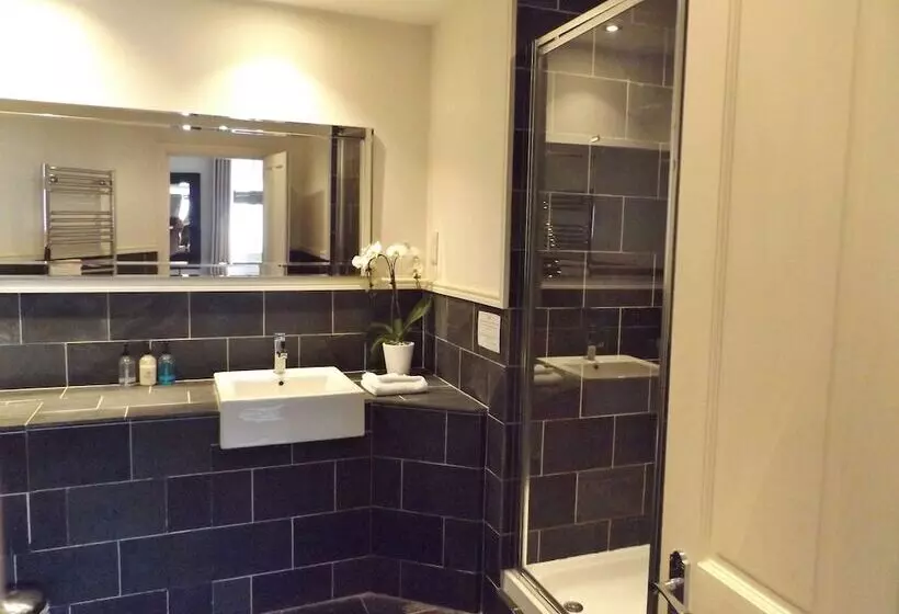 Отель The Red Lion