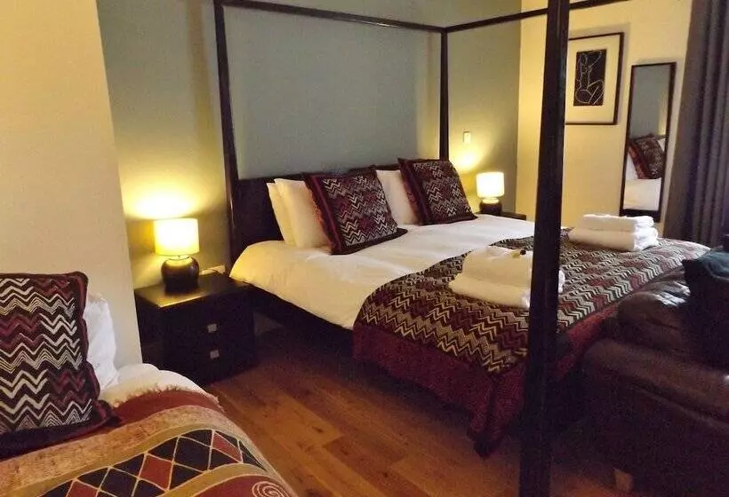 Отель The Red Lion