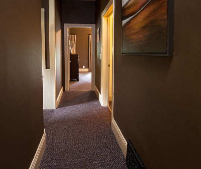 Bed and Breakfast Kara S Kottages @ W. Main St