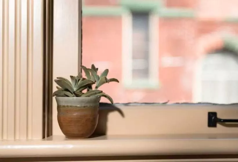 Bed and Breakfast Kara S Kottages @ W. Main St