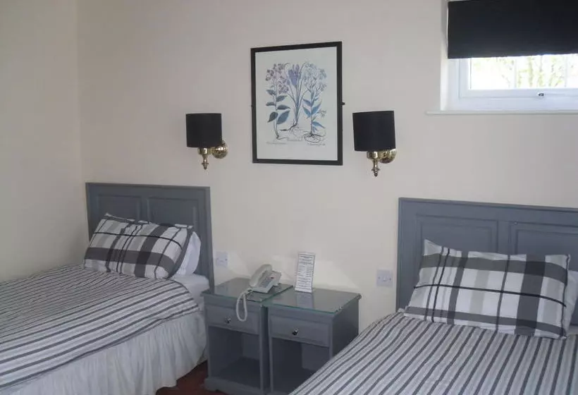 پانسیون The Cottage