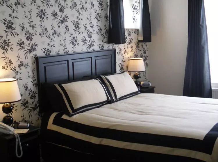 پانسیون The Cottage