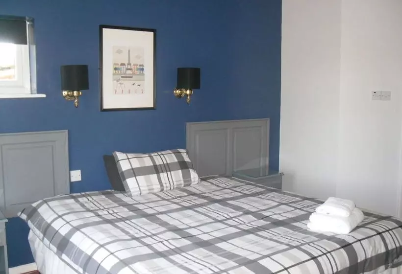 پانسیون The Cottage