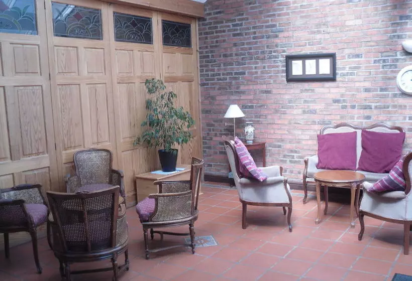 پانسیون The Cottage