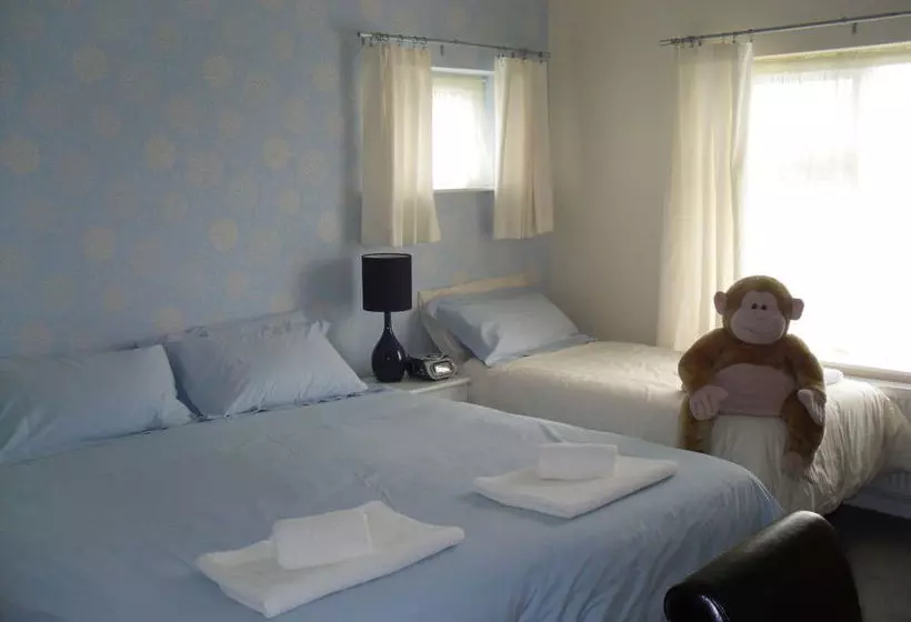 پانسیون The Cottage