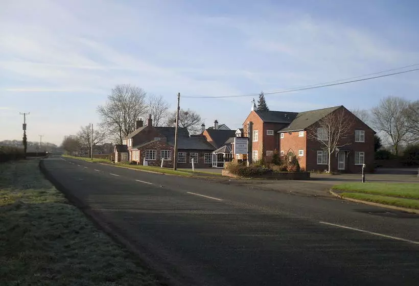 پانسیون The Cottage