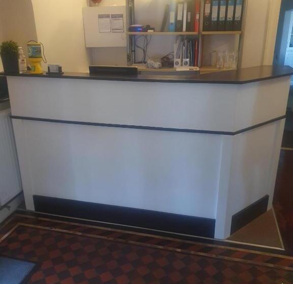 ペンション The Shrubbery