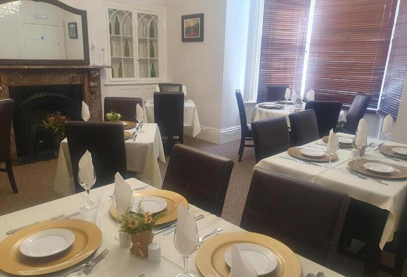 ペンション The Shrubbery