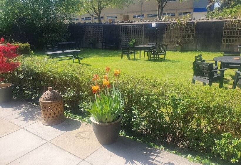 ペンション The Shrubbery