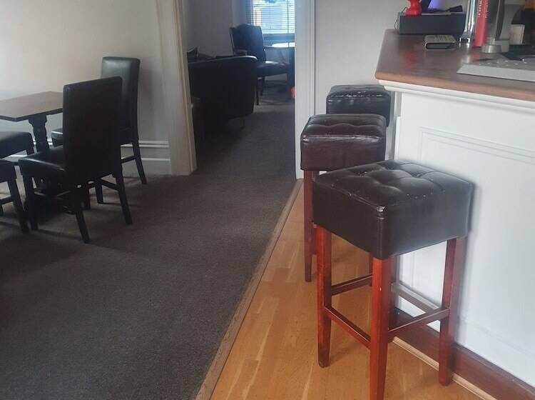 ペンション The Shrubbery