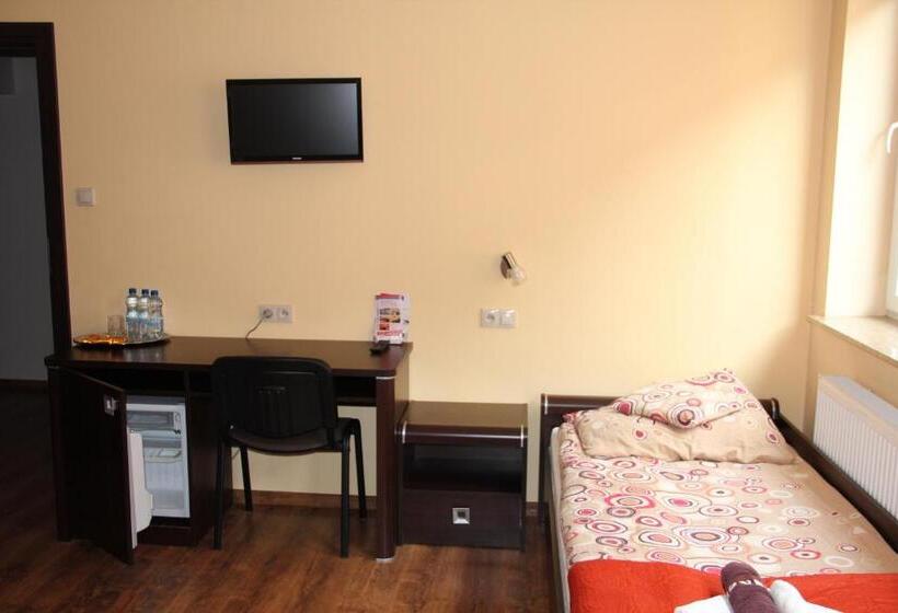 호스텔 Baza Noclegowa Mistral