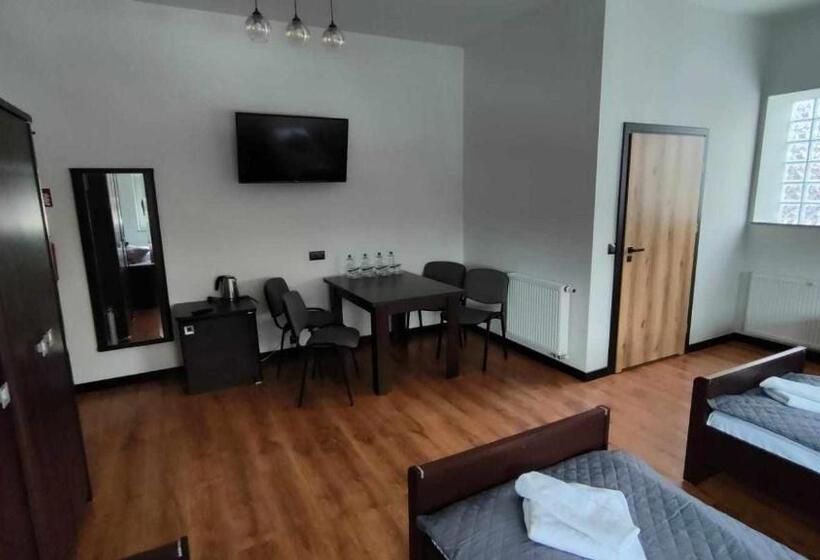 호스텔 Baza Noclegowa Mistral