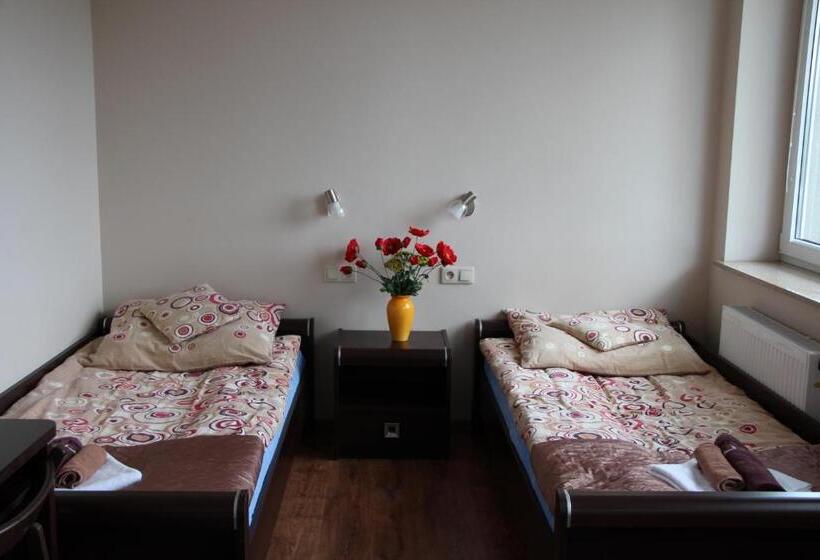 호스텔 Baza Noclegowa Mistral