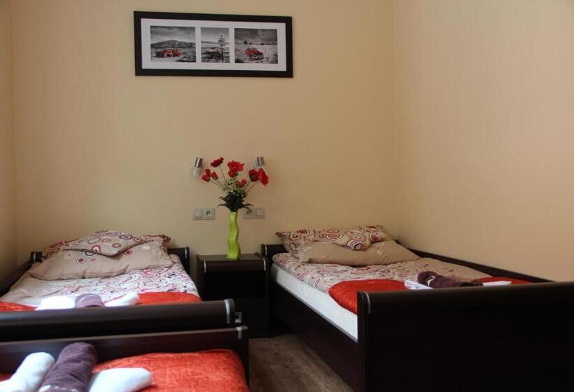 호스텔 Baza Noclegowa Mistral