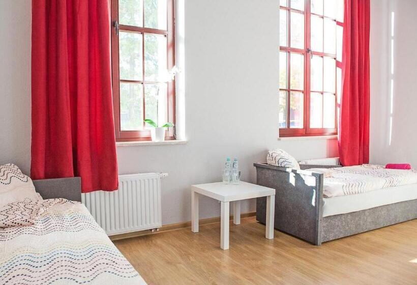 호스텔 Open Tours