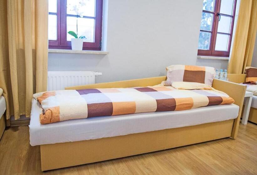 호스텔 Open Tours