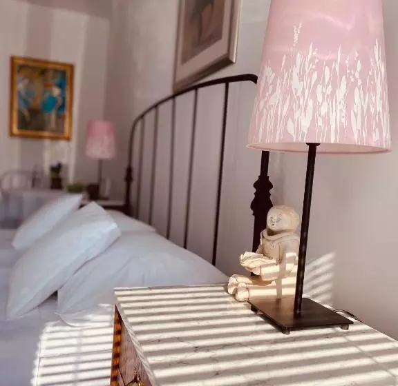 Retkeilymaja Restauracja Pensjonat Buda