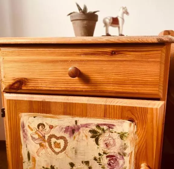 Retkeilymaja Restauracja Pensjonat Buda