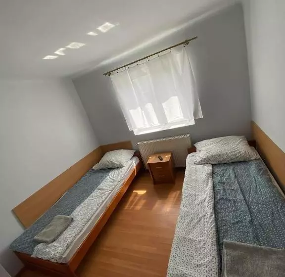 Retkeilymaja U Jędrusia