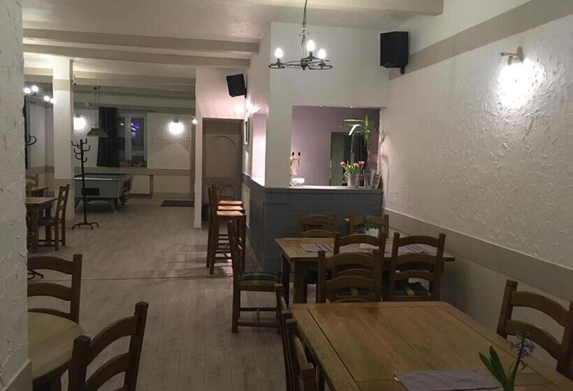 فندق صغير U Jędrusia