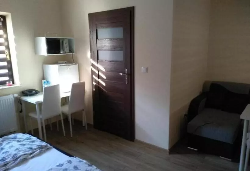 Retkeilymaja Zajazd Gawrysiówka