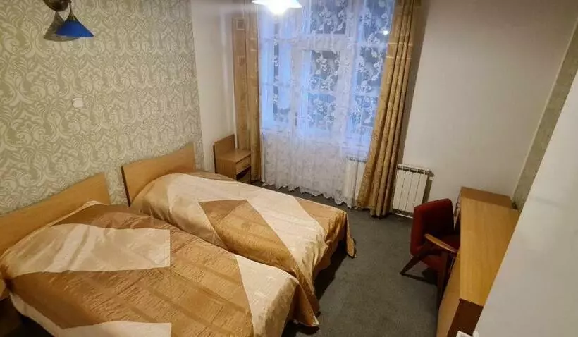 تختخواب و صبحانه Kasztelanka