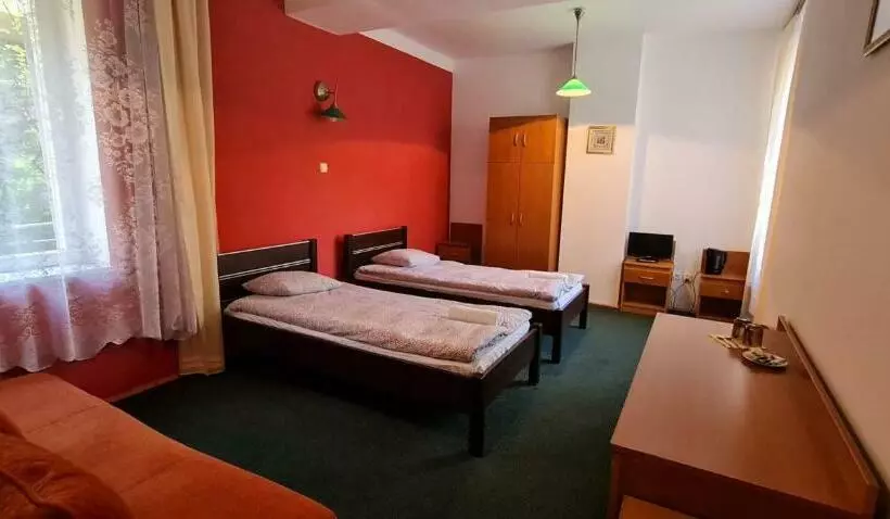 تختخواب و صبحانه Kasztelanka