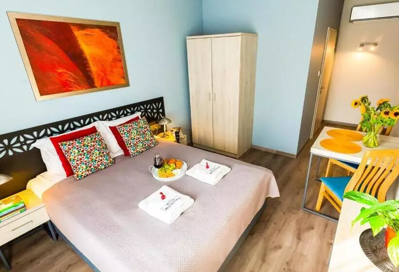 Aamiaismajoitus (B&B) Willa Moćkówka