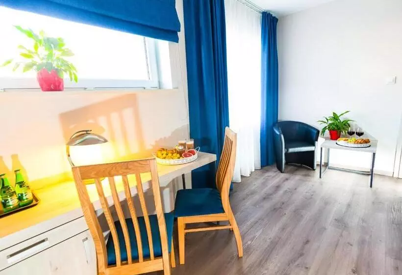 Aamiaismajoitus (B&B) Willa Moćkówka