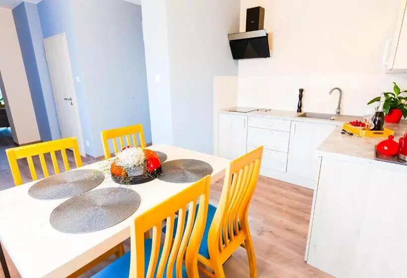 Aamiaismajoitus (B&B) Willa Moćkówka