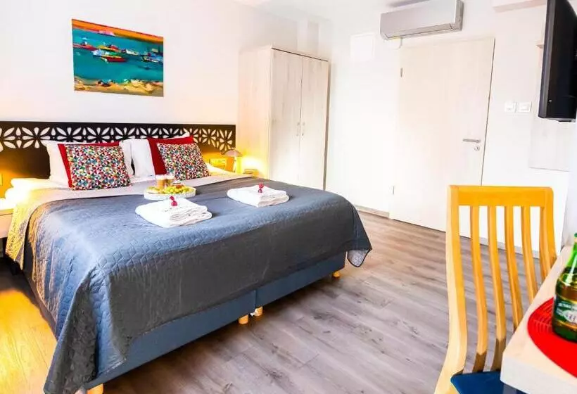 Aamiaismajoitus (B&B) Willa Moćkówka