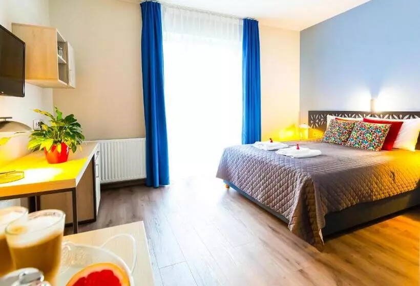 Aamiaismajoitus (B&B) Willa Moćkówka