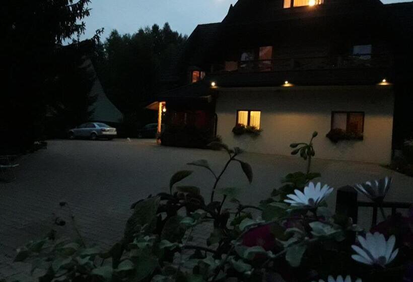 فندق Mala Chatka