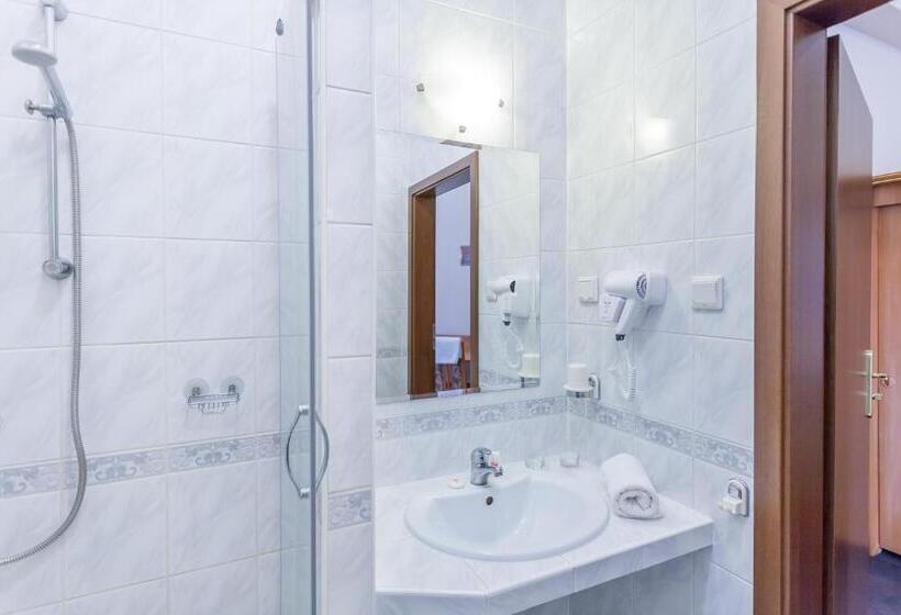 בית מלון כפרי Mikulski