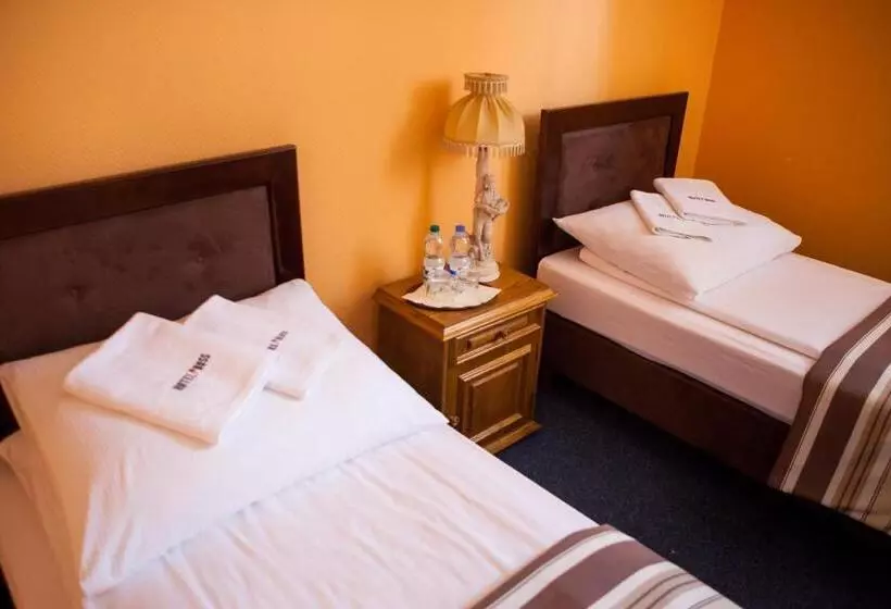 Hotelli Noclegi Restauracja Boss