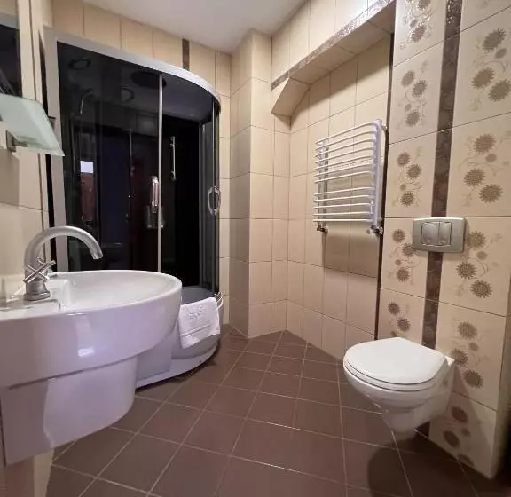 Hotelli Noclegi Restauracja Boss