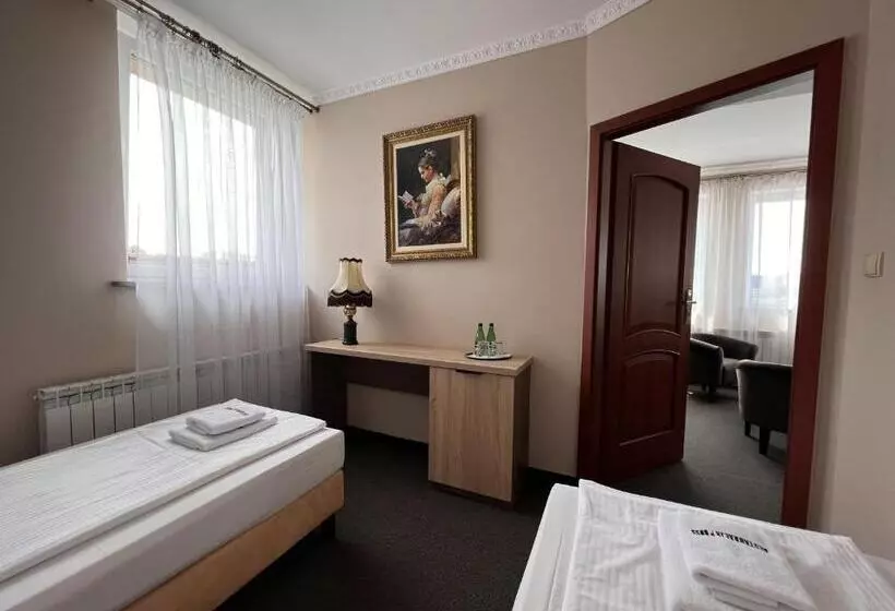 Hotelli Noclegi Restauracja Boss