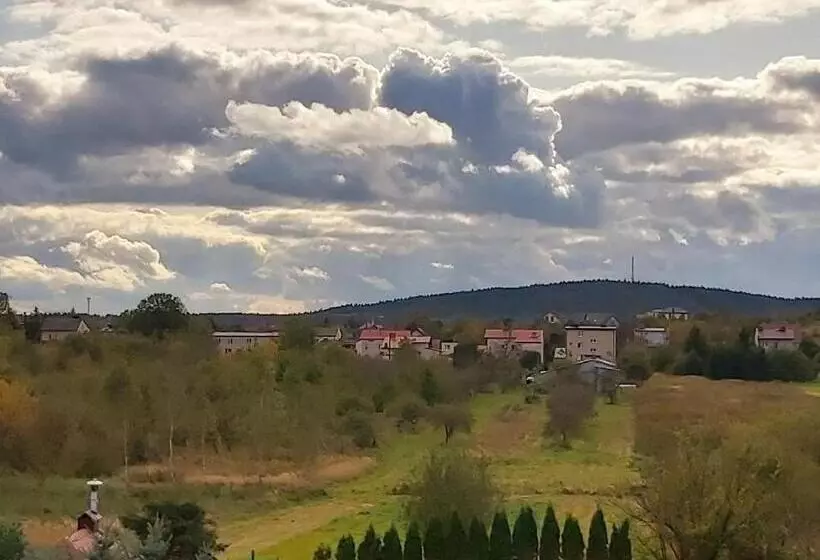 ペンション Dom Na Folwarku Pokoje I Apartamenty, Bezpłatny Zamykany Parking Na Terenie Posesji