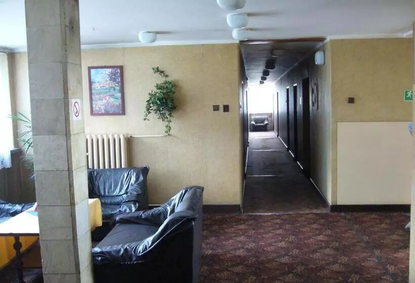 ペンション Karet Obiekt Hotelowy